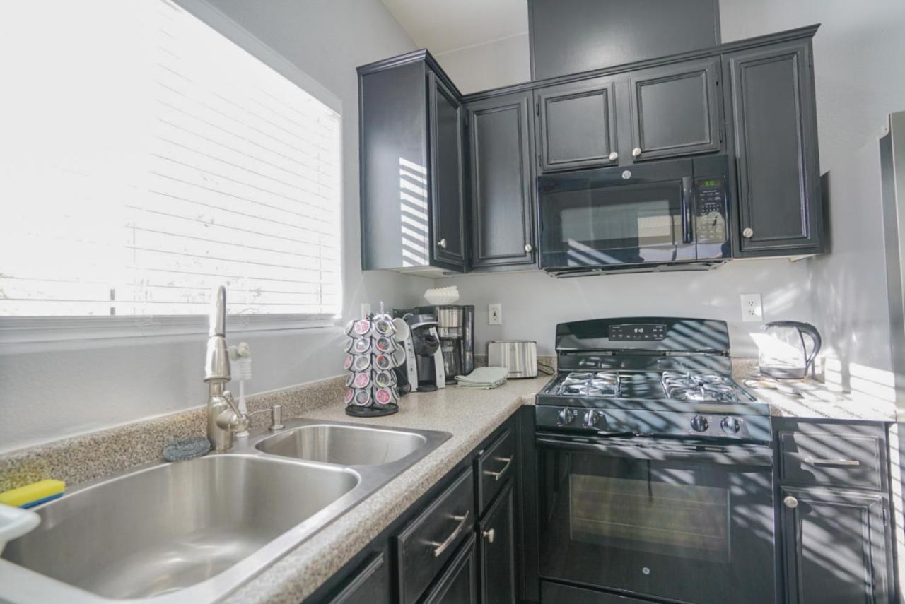 Ultra Modern Las Vegas Home 20Min From The Strip Bagian luar foto