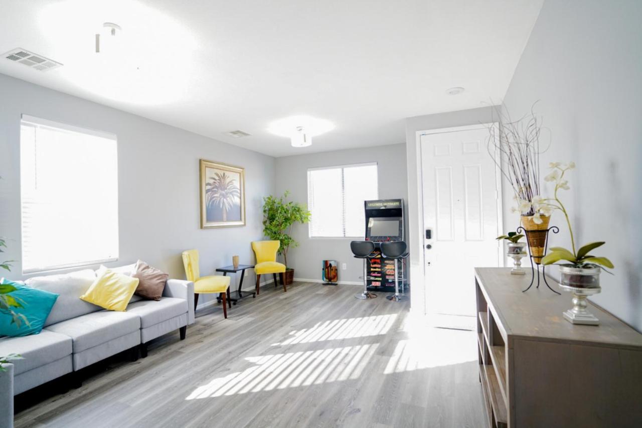 Ultra Modern Las Vegas Home 20Min From The Strip Bagian luar foto