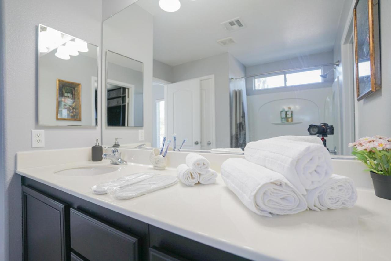 Ultra Modern Las Vegas Home 20Min From The Strip Bagian luar foto