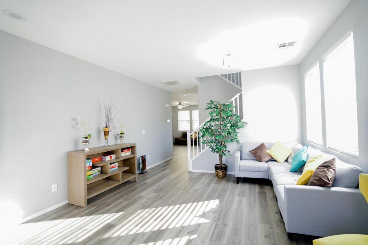 Ultra Modern Las Vegas Home 20Min From The Strip Bagian luar foto
